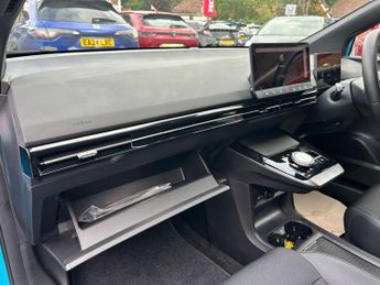MG MG 4 64kWh Trophy Long Range Auto 5dr
