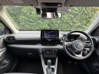 Toyota Yaris 1.5 VVT-h Design E-CVT Euro 6 (s/s) 5dr