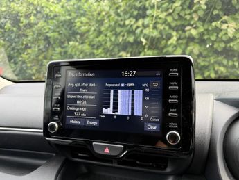Toyota Yaris 1.5 VVT-h Design E-CVT Euro 6 (s/s) 5dr