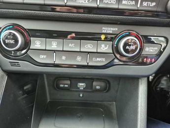 Kia Niro 1.6 GDi Hybrid 4 5dr DCT