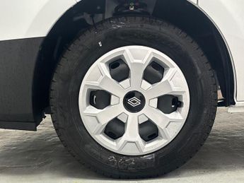 Renault Trafic LL30 E-Tech Advance L2 H1 LWB 52kWh Auto