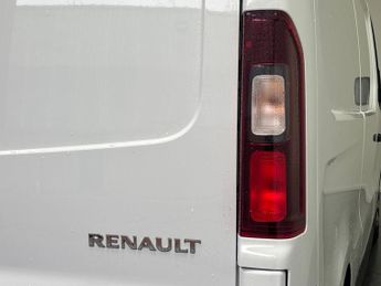 Renault Trafic LL30 E-Tech Advance L2 H1 LWB 52kWh Auto