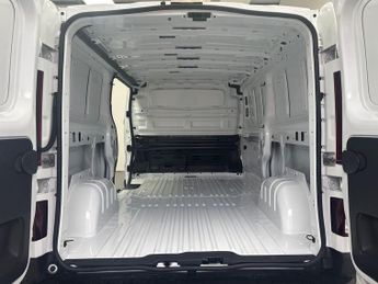 Renault Trafic LL30 E-Tech Advance L2 H1 LWB 52kWh Auto