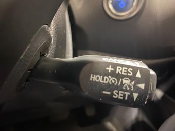 Toyota C-HR 1.8i Hybrid Dynamic 5dr AUTOMATIC