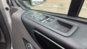Ford Tourneo Custom 2.0 EcoBlue 130ps L/R 9 Seater Titanium Auto