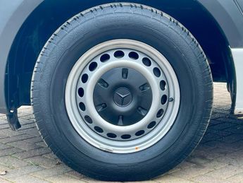 Mercedes-Benz Sprinter 317 CDI 170 L2H2 PROGRESSIVE 9G-TRONIC MWB HIGH ROOF RWD AUTO  (