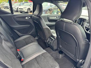 Volvo XC40 2.0 B4P R DESIGN 5dr AWD Auto
