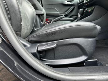 Ford Fiesta 5Dr Titanium Vignale 1.0 MHEV 125PS Auto