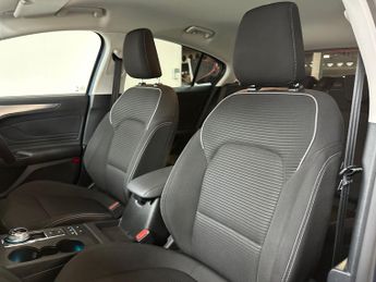 Ford Focus 5Dr Titanium 1.0 125PS Auto