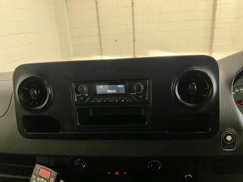 Mercedes-Benz Sprinter 2.0 315 CDI Progressive Chassis Cab 2dr Diesel G-Tronic FWD L2 E