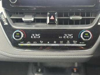 Toyota Corolla 2.0 VVT-i Hybrid GR Sport 5dr CVT