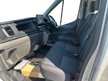 Ford Transit 350 L2 / H2 68kwh Battery 135kwh / 184PS RWD Auto
