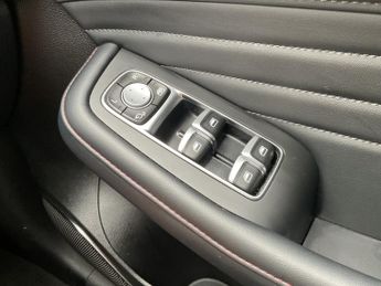 MG HS 1.5 T-GDI PHEV Exclusive 5dr Auto