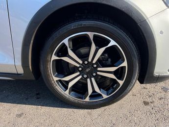 Ford Focus 5Dr Active X Edition 1.0 125PS Auto