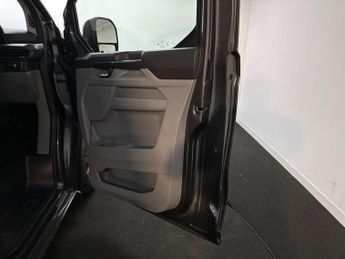 Ford Transit Custom 320 SWB Limited 65kWh 100kw / 136PS D/Cab Auto