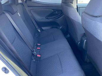 Toyota Yaris 1.5 VVT-h Design E-CVT Euro 6 (s/s) 5dr