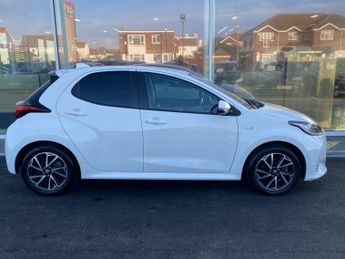 Toyota Yaris 1.5 VVT-h Design E-CVT Euro 6 (s/s) 5dr