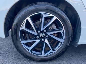 Toyota Yaris 1.5 VVT-h Design E-CVT Euro 6 (s/s) 5dr