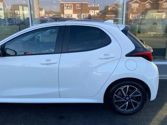Toyota Yaris 1.5 VVT-h Design E-CVT Euro 6 (s/s) 5dr