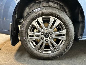 Ford Transit Custom 320 SWB Limited 65kWh 100kw / 136PS Auto