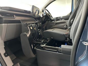Ford Transit Custom 320 SWB Limited 65kWh 100kw / 136PS Auto