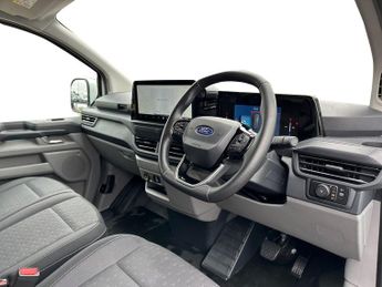 Ford Transit Custom 320 SWB Limited 65kWh 100kw / 136PS Auto