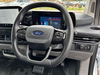 Ford Transit Custom 320 SWB Limited 65kWh 100kw / 136PS Auto