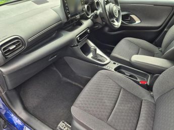 Toyota Yaris 1.5 VVT-h Design E-CVT Euro 6 (s/s) 5dr