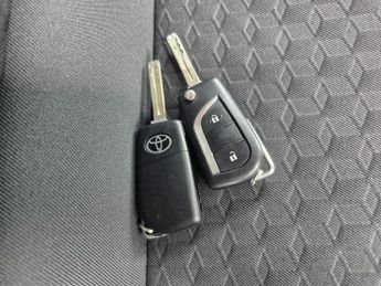 Toyota Yaris 1.5 VVT-h Design E-CVT Euro 6 (s/s) 5dr