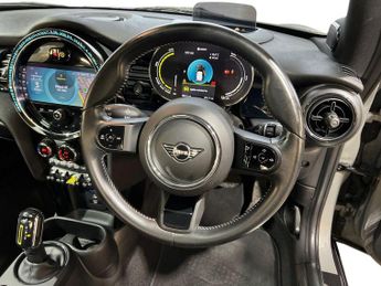 MINI HATCHBACK Cooper S 3Dr Level 3 135kW 33kWh Auto