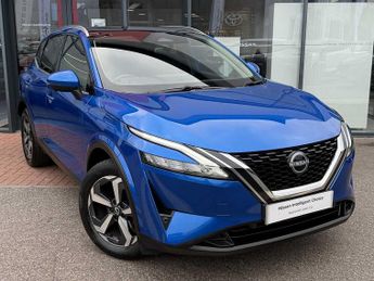 Nissan Qashqai 1.3 DIG-T (140ps) N-Connecta [Glass Roof]