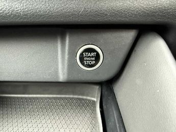 Nissan Qashqai 1.3 DIG-T (158ps) N-Connecta [Glass Roof]