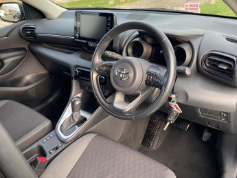 Toyota Yaris 1.5 VVT-h Design E-CVT Euro 6 (s/s) 5dr