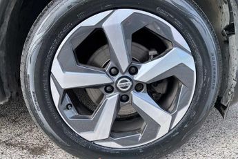 Nissan Qashqai 1.3 DiG-T MH 158 N-Connecta 5dr Xtronic