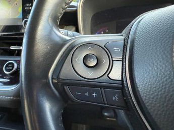 Toyota Corolla 1.8 VVT-h Design Touring Sports CVT Euro 6 (s/s) 5dr