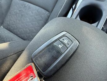 Toyota Corolla 1.8 VVT-h Design Touring Sports CVT Euro 6 (s/s) 5dr