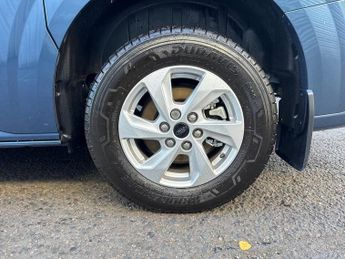 Ford Transit Custom 320 SWB Limited 65kWh 100kw / 136PS Auto