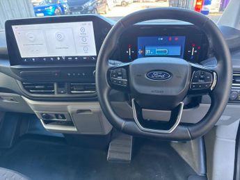 Ford Transit Custom 320 SWB Limited 65kWh 100kw / 136PS Auto