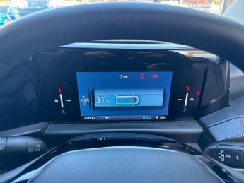 Ford Transit Custom 320 SWB Limited 65kWh 100kw / 136PS Auto