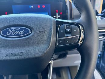 Ford Transit Custom 320 SWB Limited 65kWh 100kw / 136PS Auto