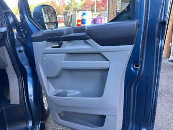 Ford Transit Custom 320 SWB Limited 65kWh 100kw / 136PS Auto