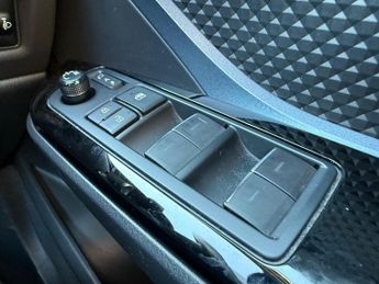 Toyota CHR 1.8 VVT-h Design CVT Euro 6 (s/s) 5dr