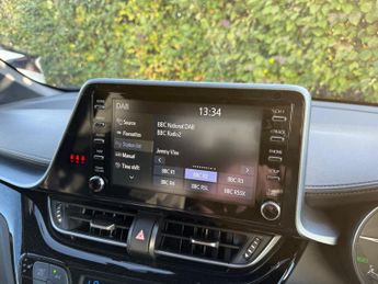 Toyota CHR 1.8 VVT-h Design CVT Euro 6 (s/s) 5dr