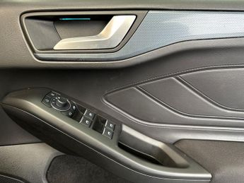 Ford Focus Estate Active X 1.0 MHEV 155PS Auto