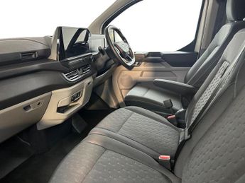 Ford Transit Custom 320 SWB Limited 65kWh 100kw / 136PS Auto