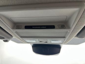 Ford Transit Custom 320 SWB Limited 65kWh 100kw / 136PS Auto