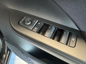 Toyota CHR 1.8 VVT-h Design CVT Euro 6 (s/s) 5dr