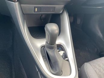 Toyota Yaris 1.5 VVT-h Design Hatchback 5dr Petrol Hybrid E-CVT Euro 6 (s/s) 