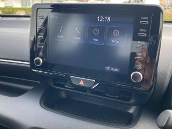 Toyota Yaris 1.5 VVT-h Design Hatchback 5dr Petrol Hybrid E-CVT Euro 6 (s/s) 
