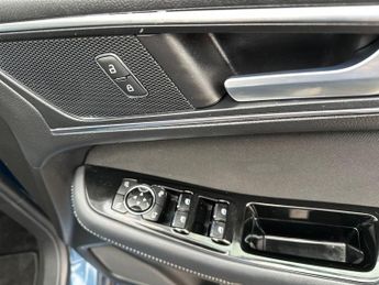 Ford S-Max 5Dr Titanium 2.5 FHEV 190PS Auto